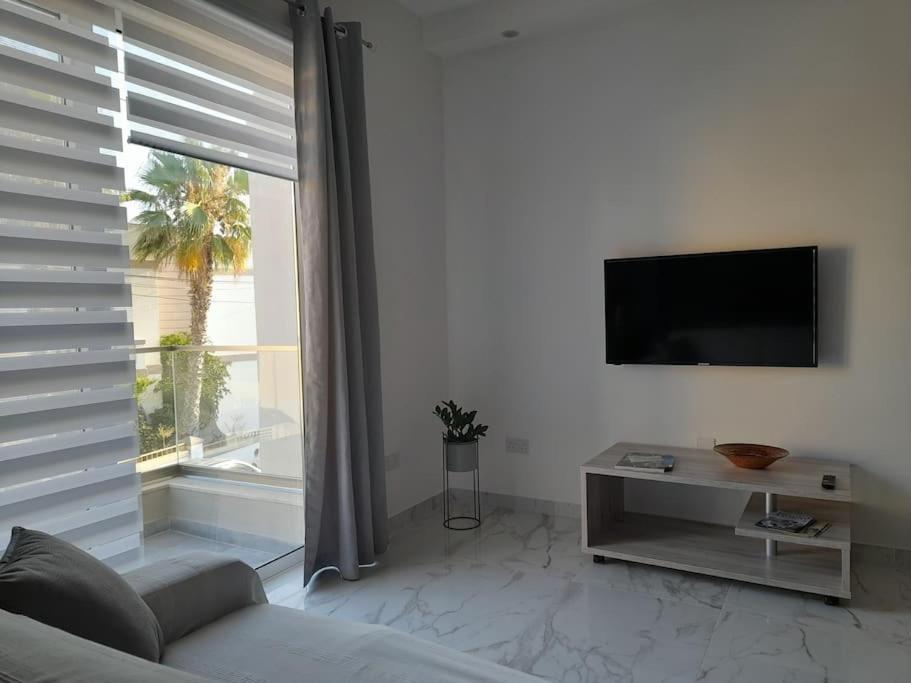 Coral Reef Apartments St. Paul's Bay Bagian luar foto