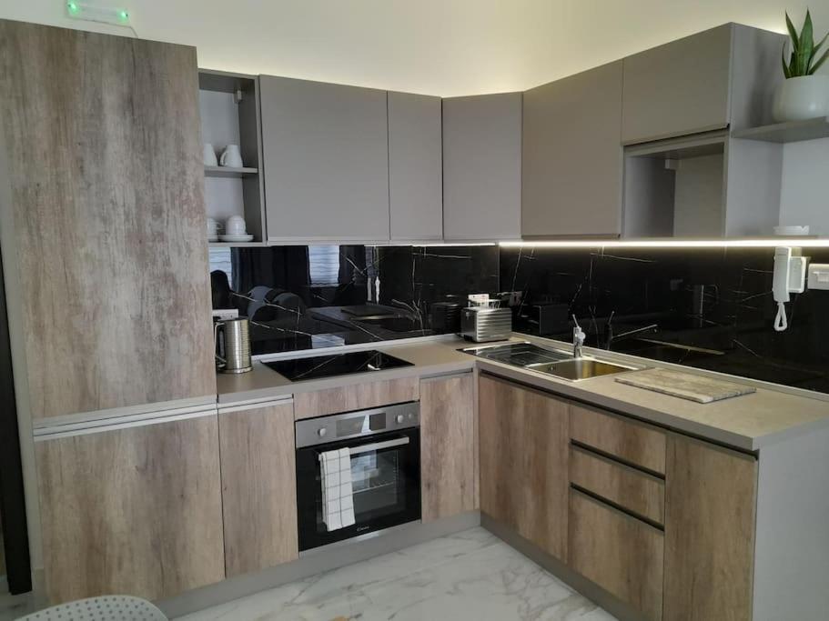 Coral Reef Apartments St. Paul's Bay Bagian luar foto