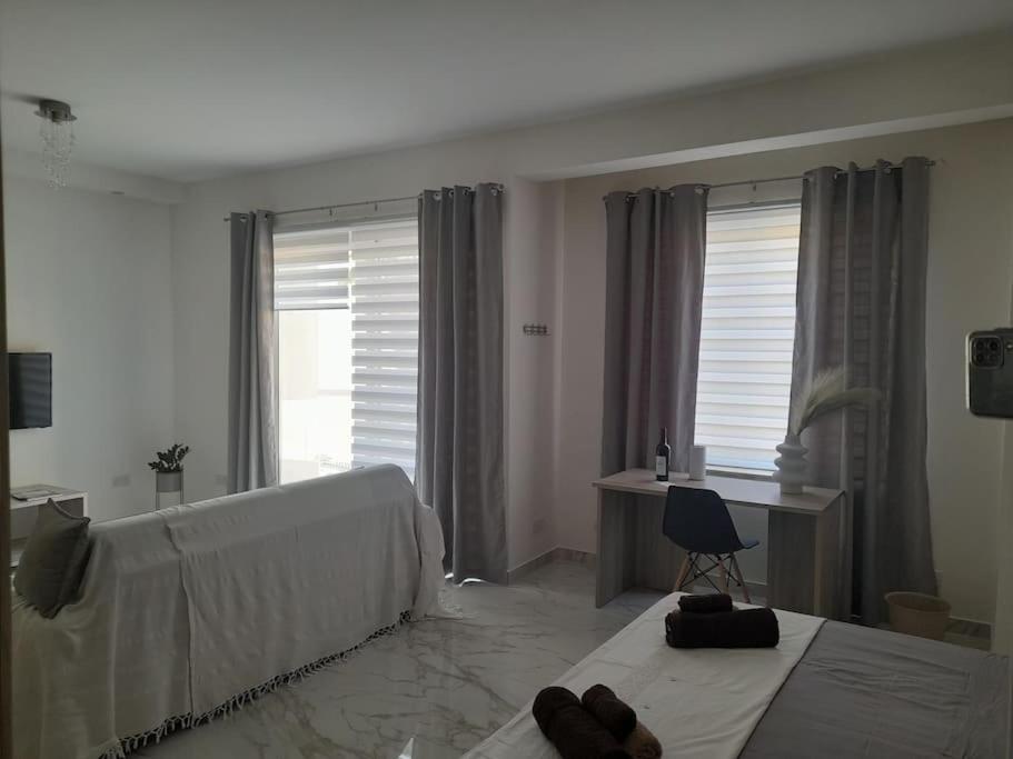 Coral Reef Apartments St. Paul's Bay Bagian luar foto