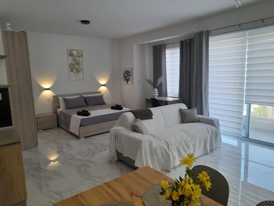 Coral Reef Apartments St. Paul's Bay Bagian luar foto