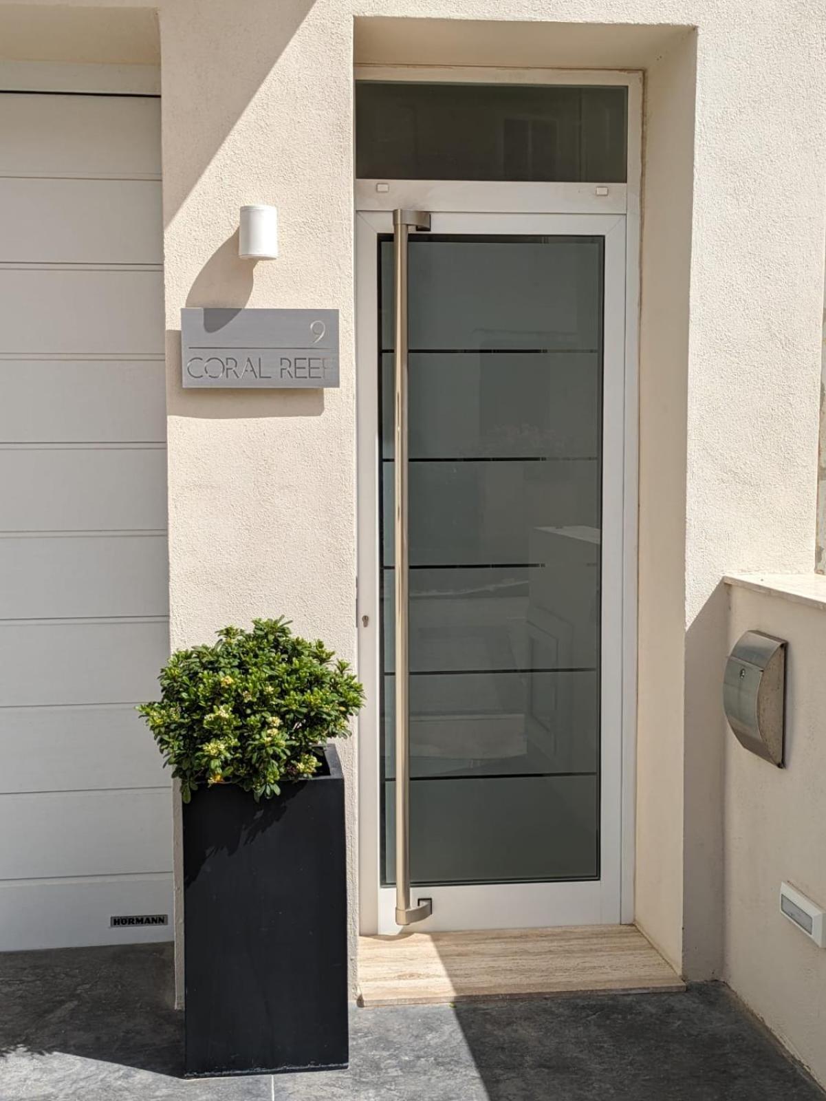 Coral Reef Apartments St. Paul's Bay Bagian luar foto
